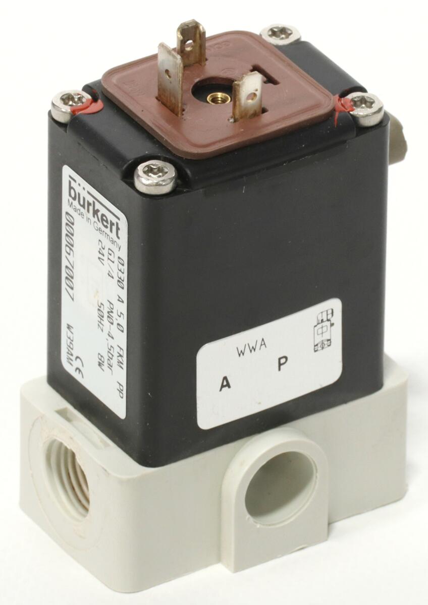 Bürkert 0124 direktgesteuertes Magnetventil 24V/AC G1/4 Muffe Nennweite 5mm schwarz